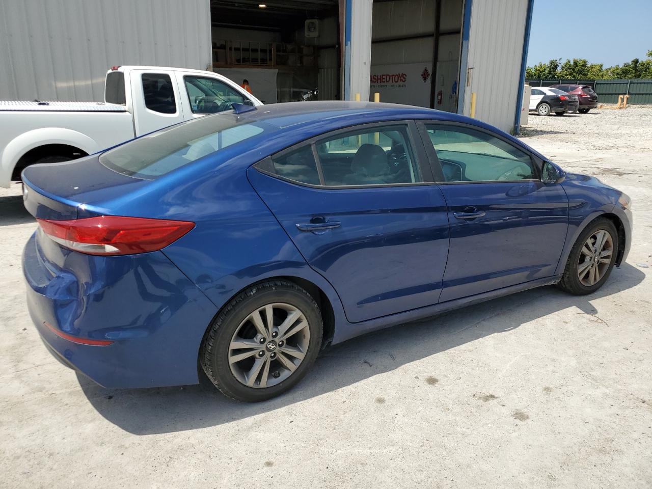 2017 Hyundai Elantra - Image 3