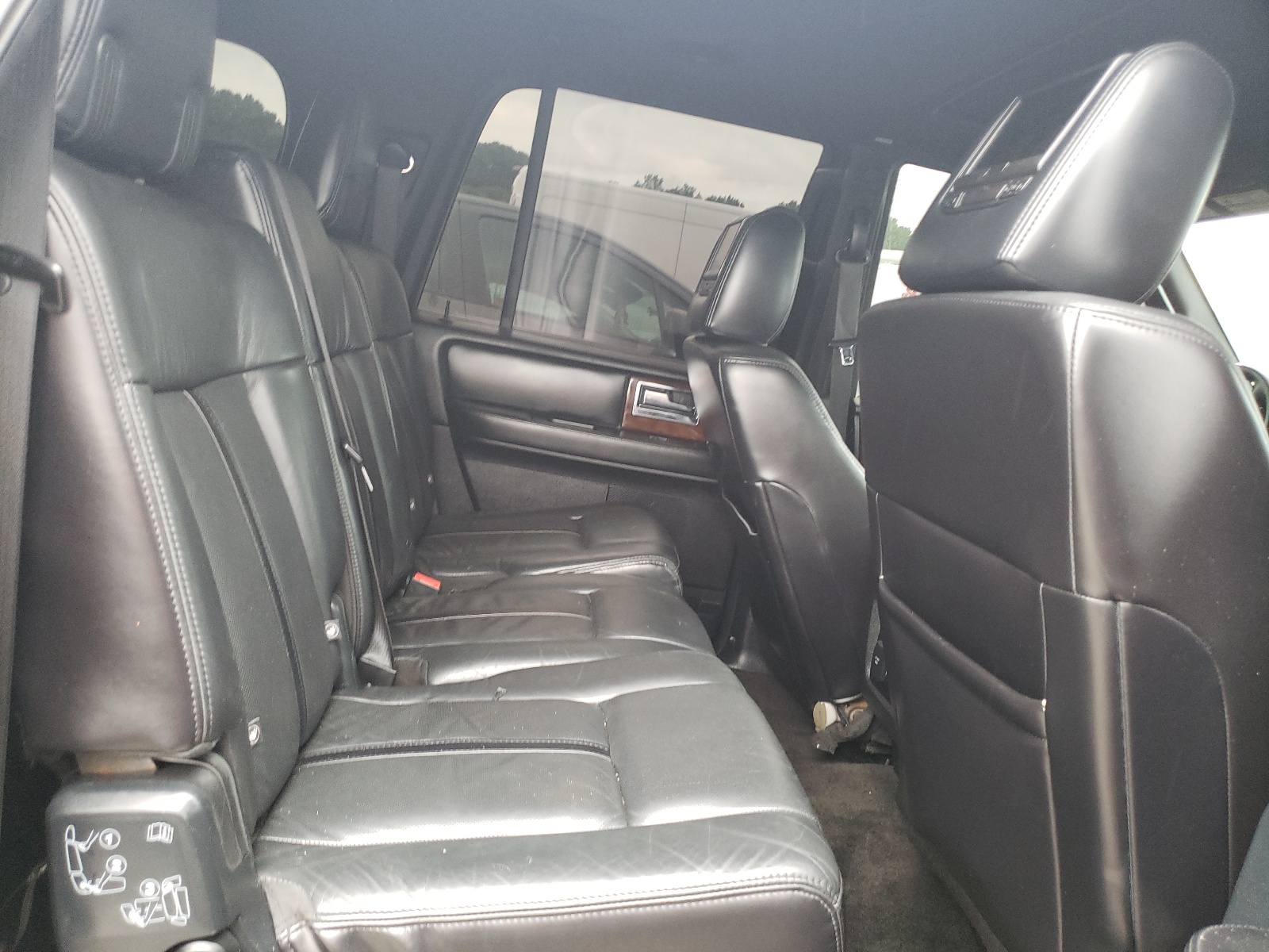 5LMJJ3JT8FEJ07071 2015 Lincoln Navigator L