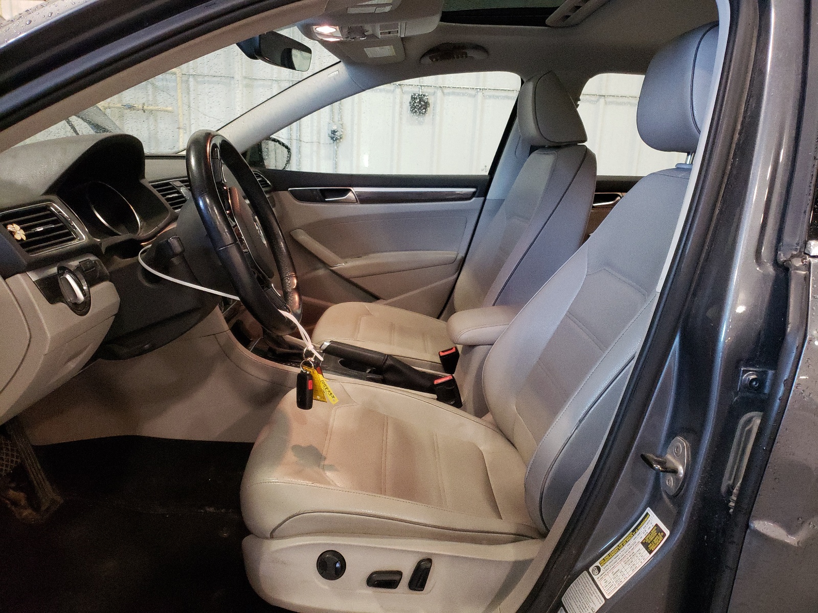 1VWGT7A34HC020945 2017 Volkswagen Passat Se