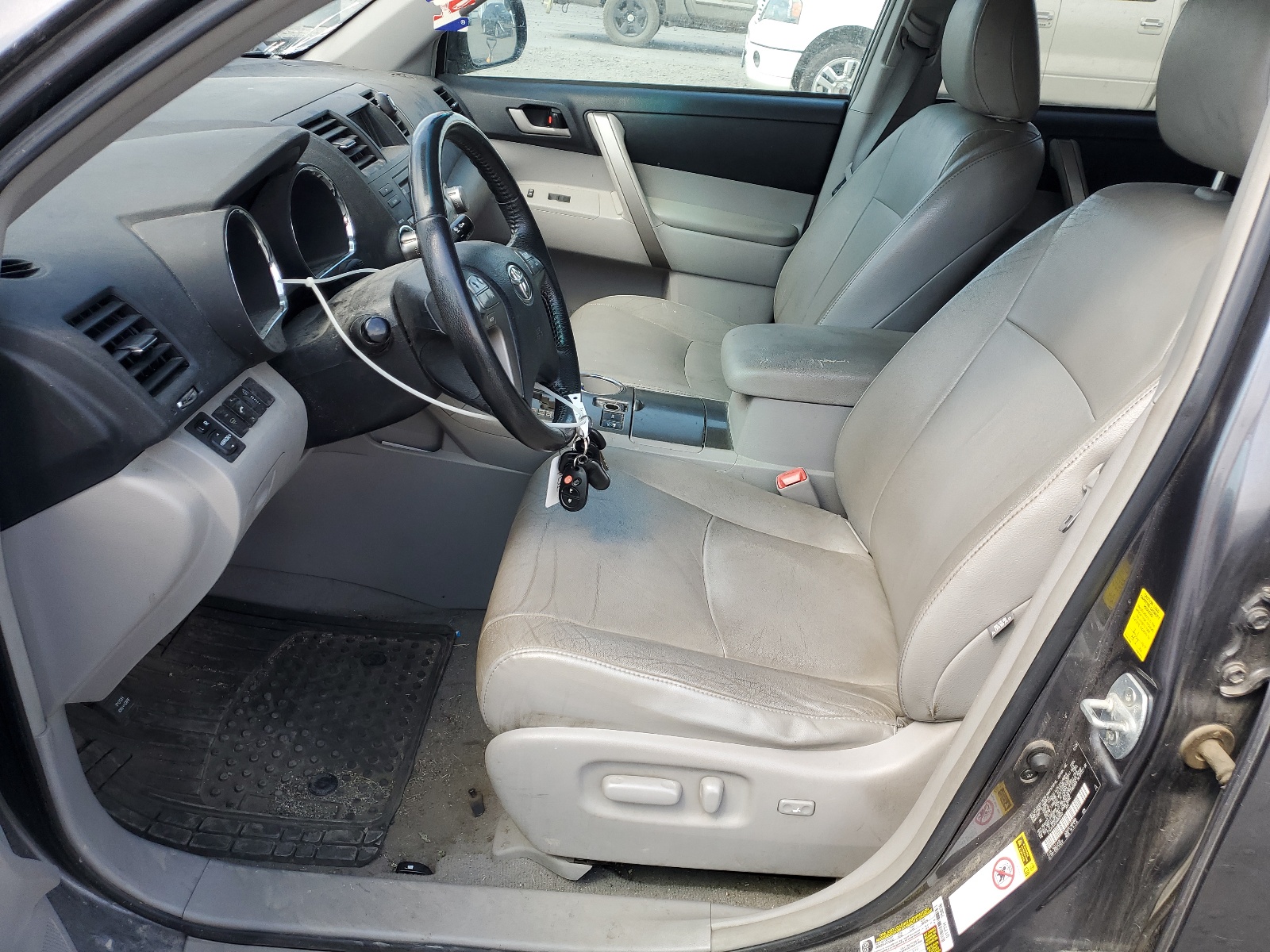 5TDJK3EH3AS009370 2010 Toyota Highlander Se