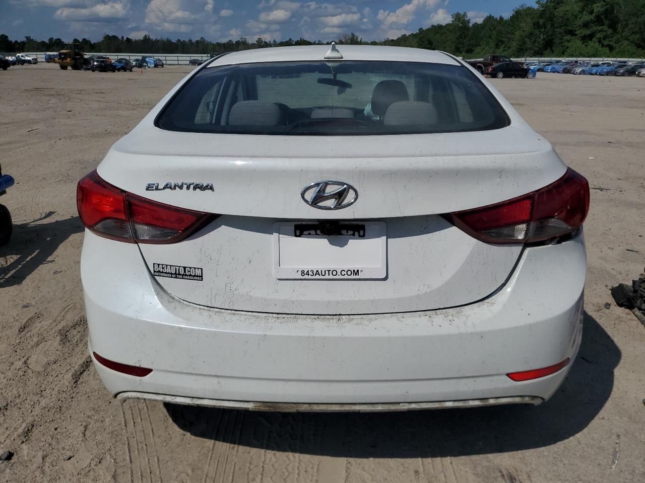 5NPDH4AE2GH668987 2016 Hyundai Elantra Se