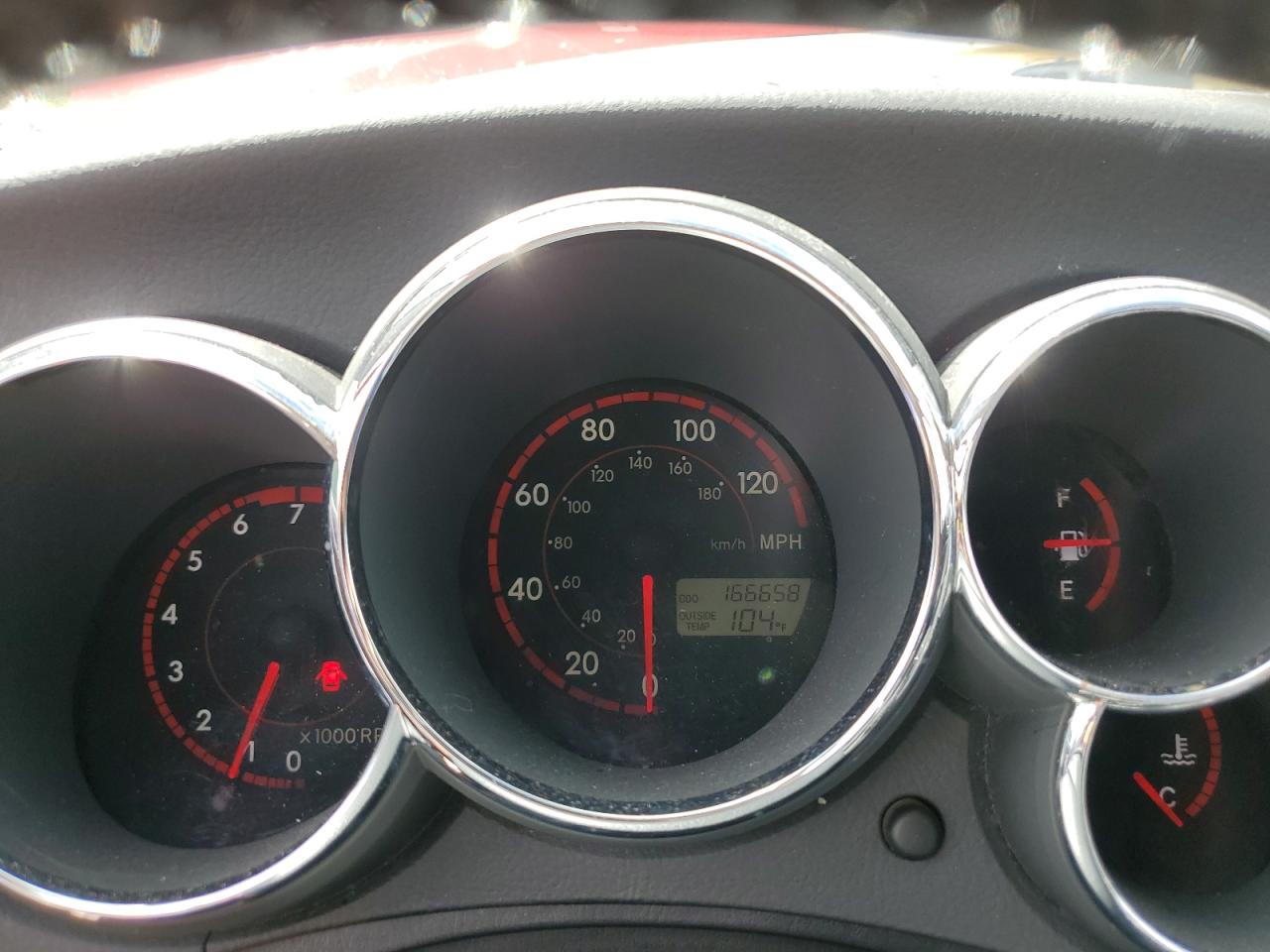 2004 Toyota Corolla Matrix Base VIN: 2T1LR32E04C205536 Lot: 68483894