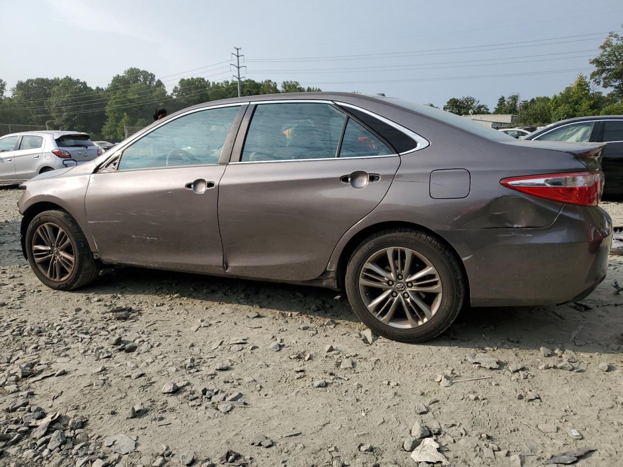 4T1BF1FK0GU254196 2016 TOYOTA CAMRY - Image 2