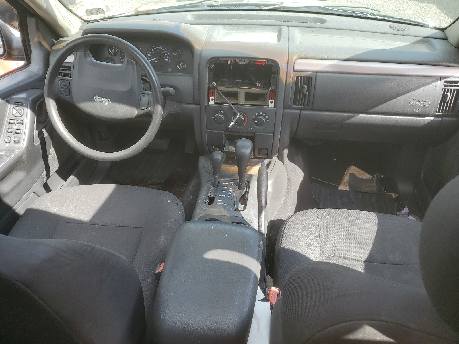 1J4GW48S92C296819 2002 Jeep Grand Cherokee Laredo