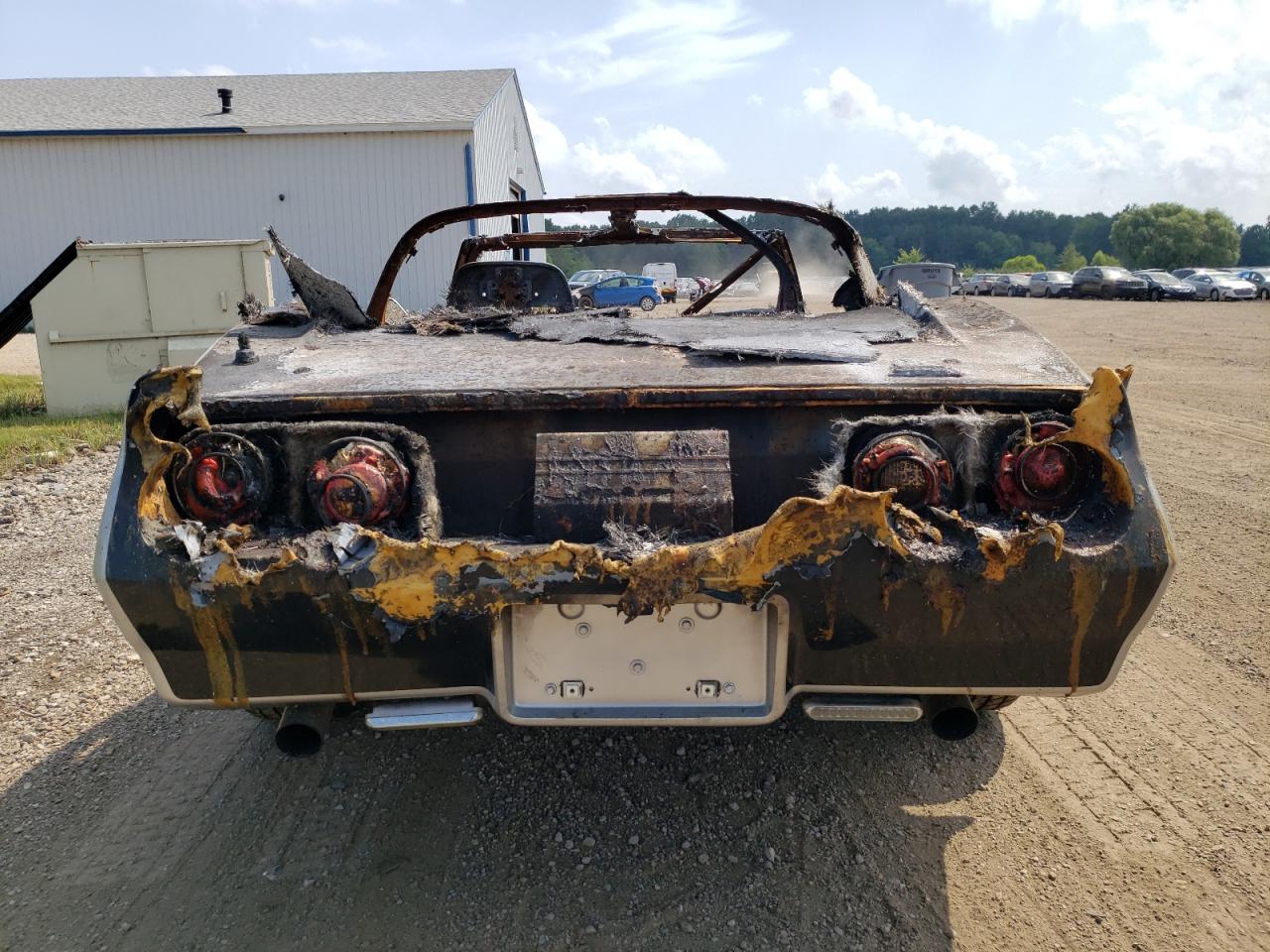 1976 Chevrolet Corvette VIN: 1Z37L6S418696 Lot: 66124404