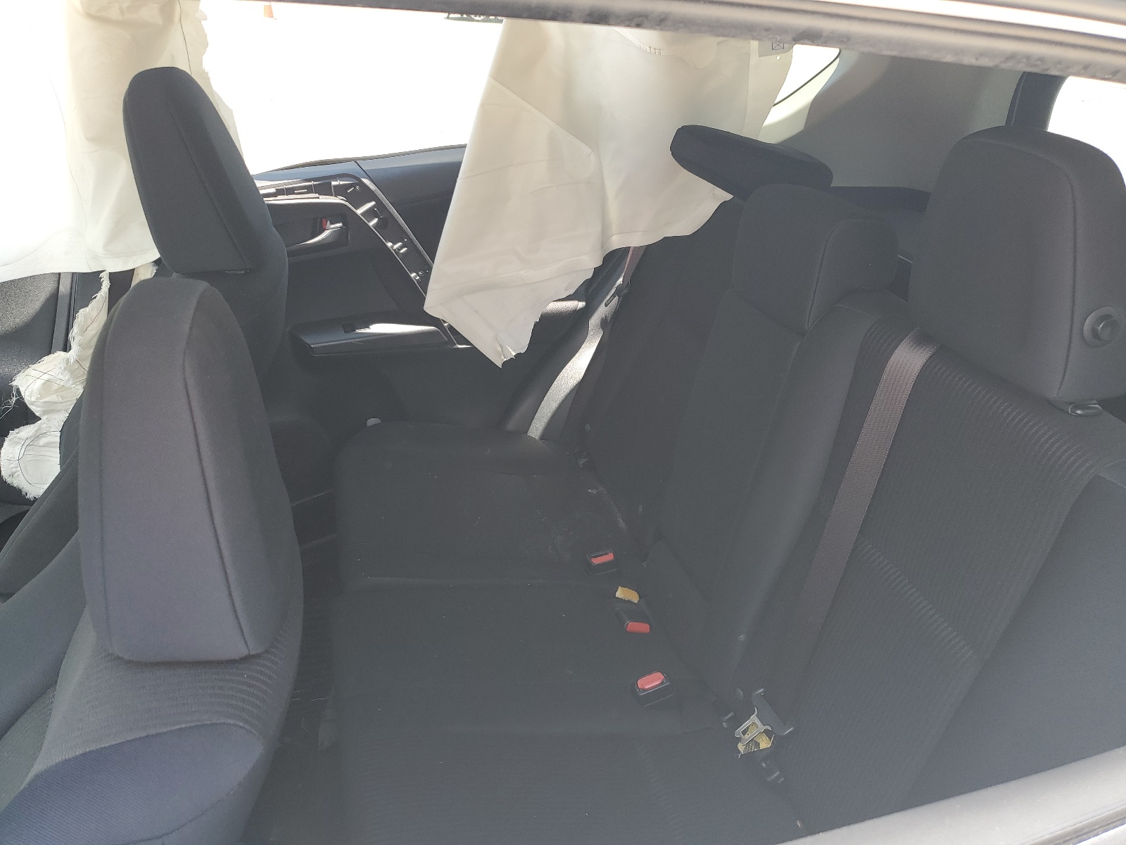 JTMBFREV7HJ710809 2017 Toyota Rav4 Le