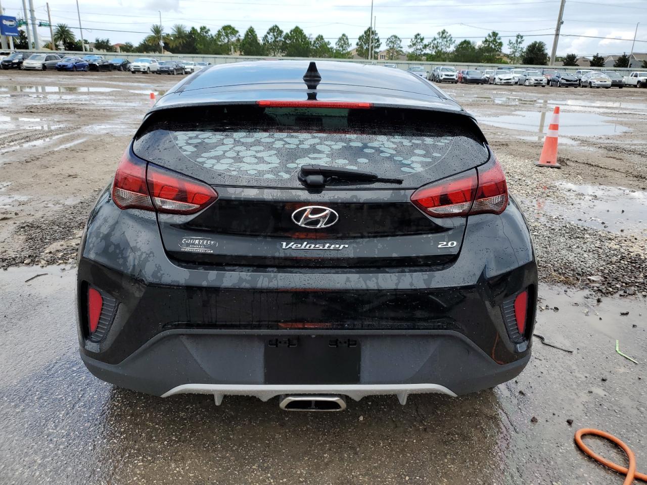 2019 Hyundai Veloster Base VIN: KMHTG6AF2KU011054 Lot: 68226734