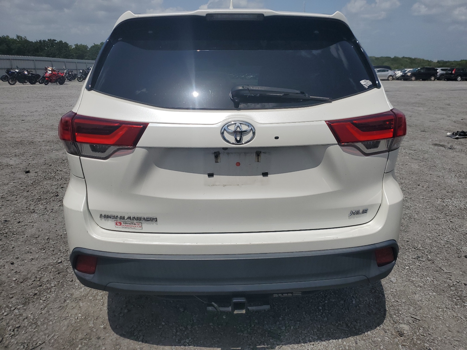 5TDKZRFH9KS557103 2019 Toyota Highlander Se