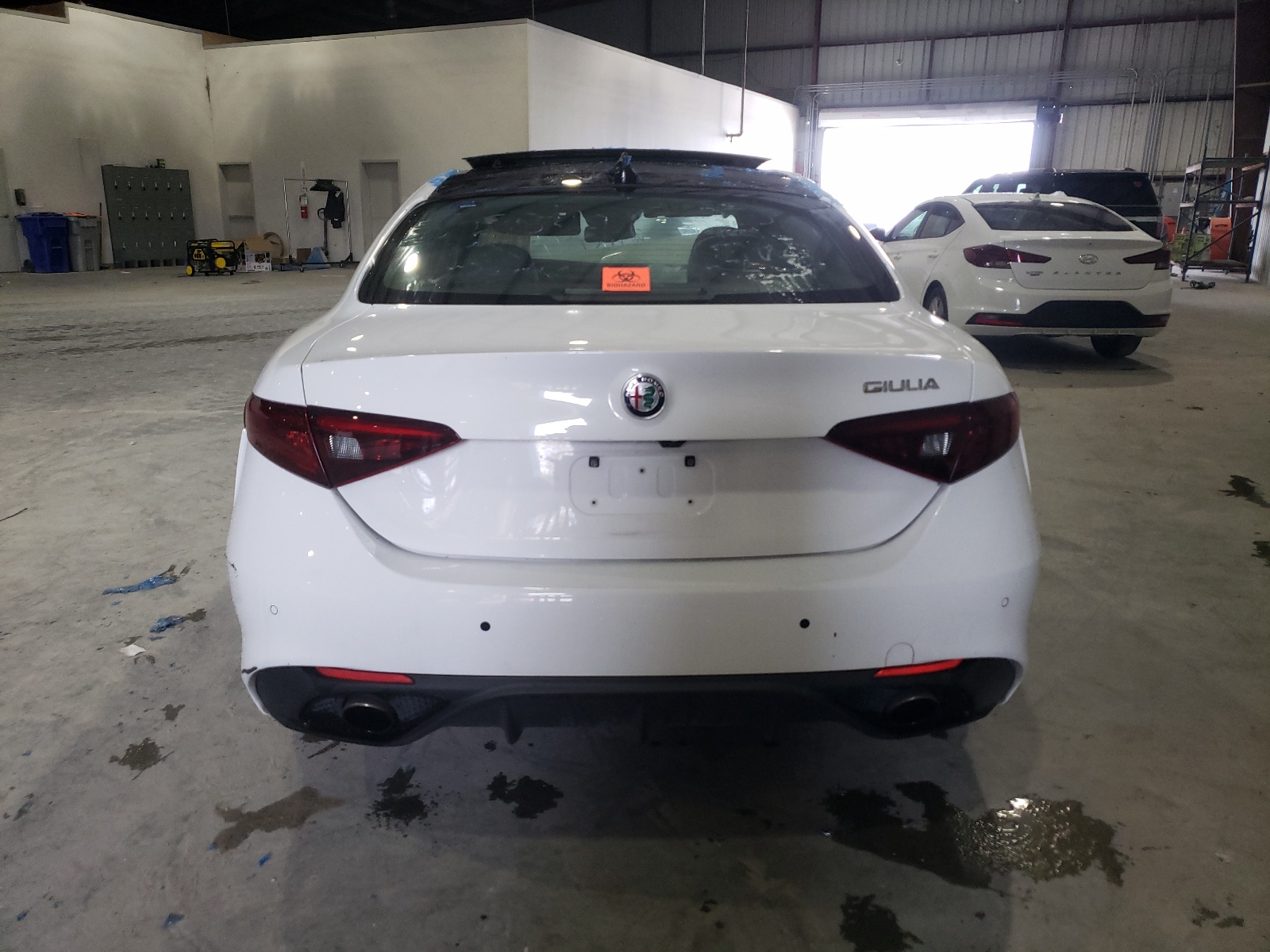 2018 Alfa Romeo Giulia vin: ZARFAEBN4J7593549