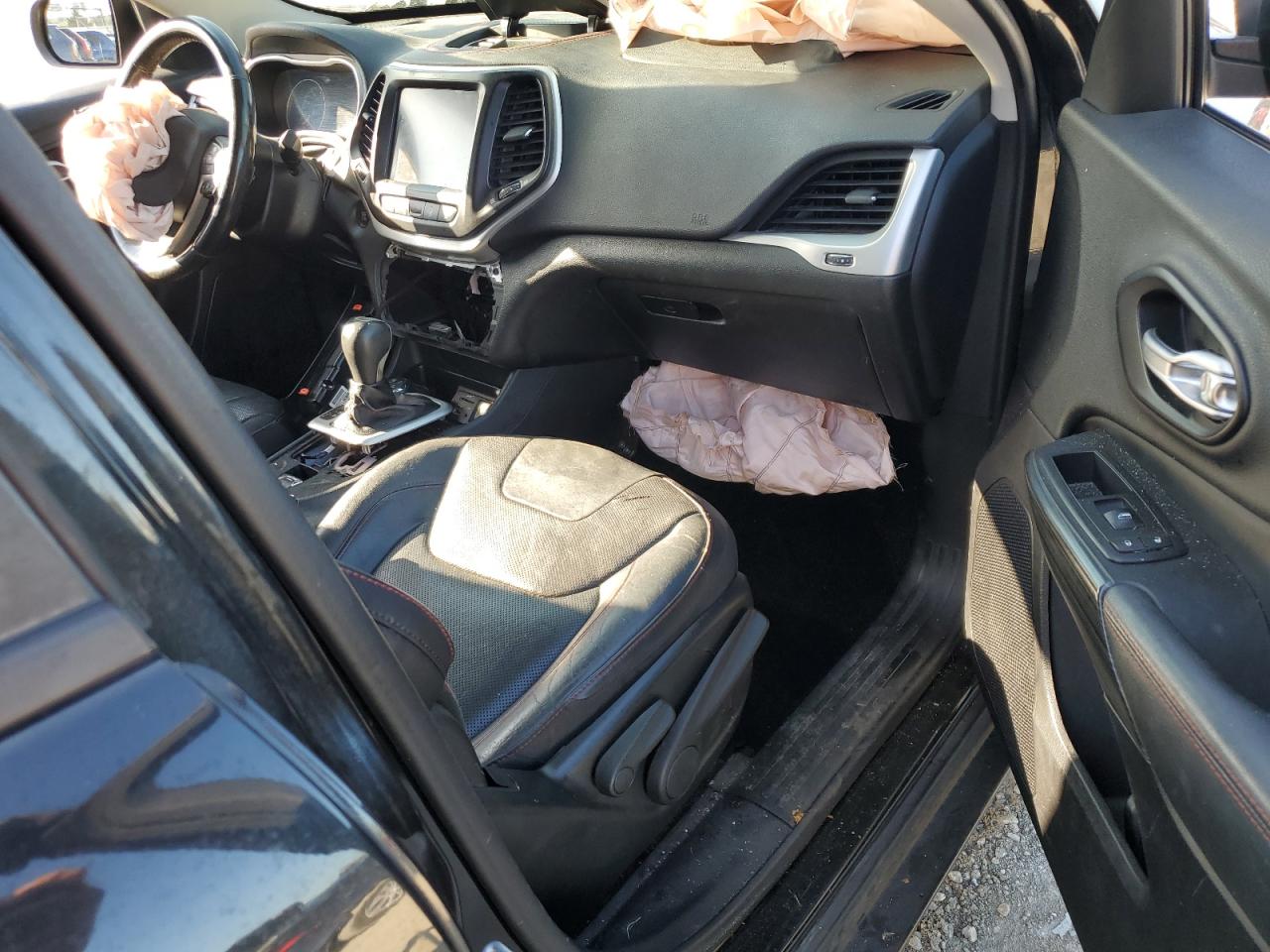 2015 Jeep Cherokee Trailhawk VIN: 1C4PJMBS4FW749973 Lot: 65940864