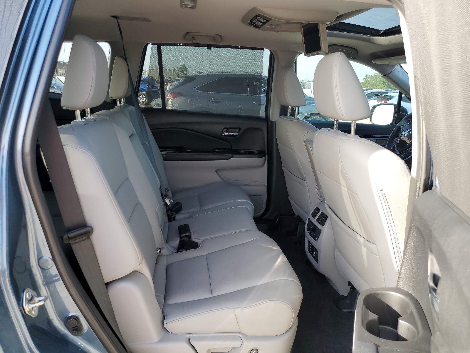 5FNYF6H95JB023087 2018 Honda Pilot Touring