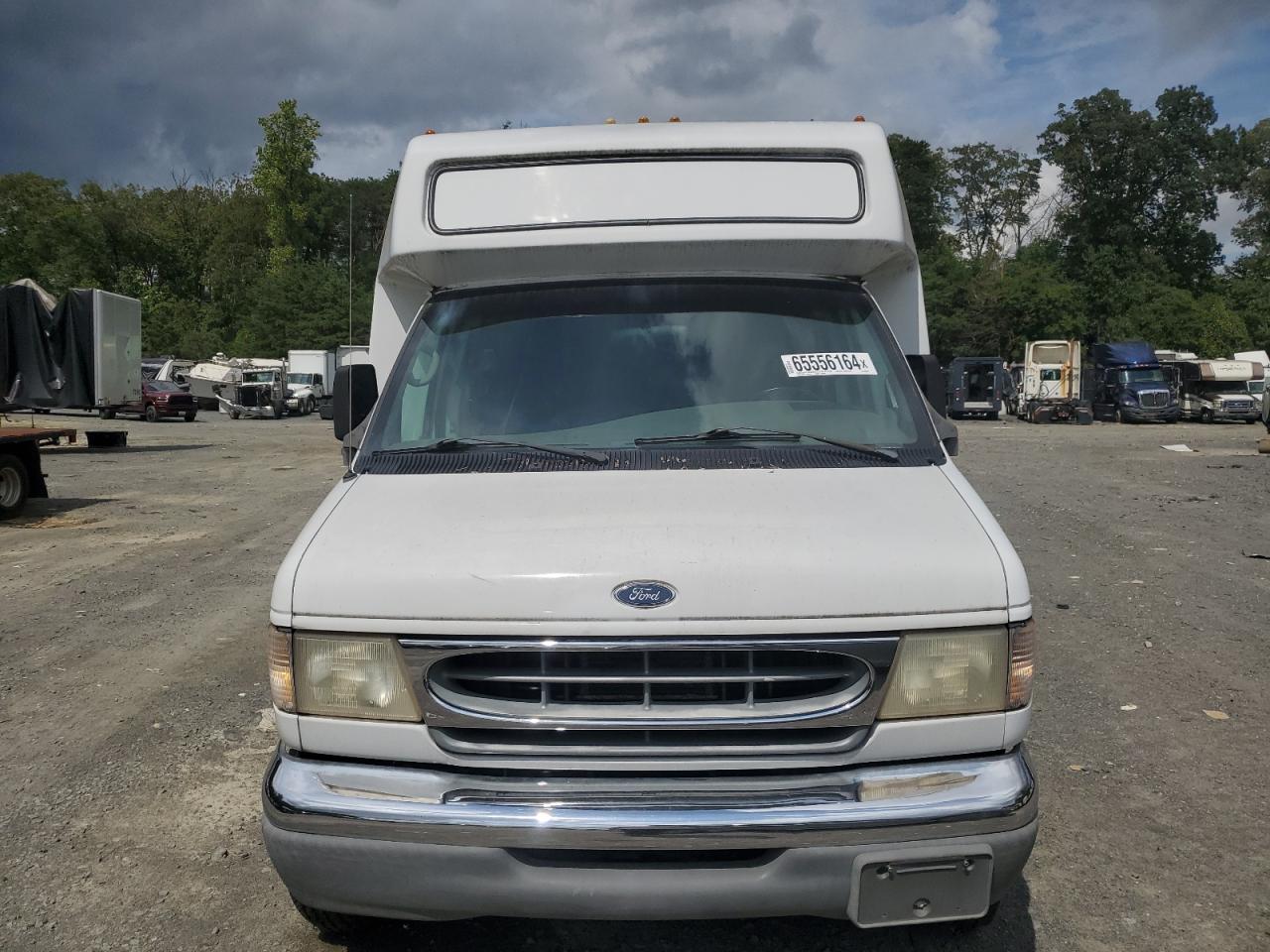 2001 Ford Econoline E450 Super Duty Cutaway Van VIN: 1FDWE45F11HA35922 Lot: 65556164