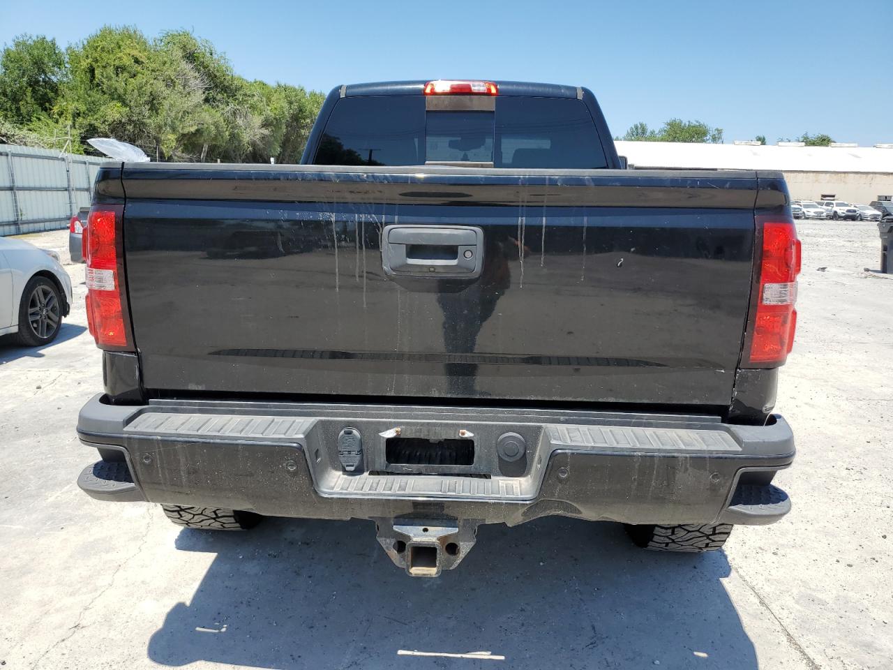 1GT12UEY1JF136558 2018 GMC Sierra K2500 Denali