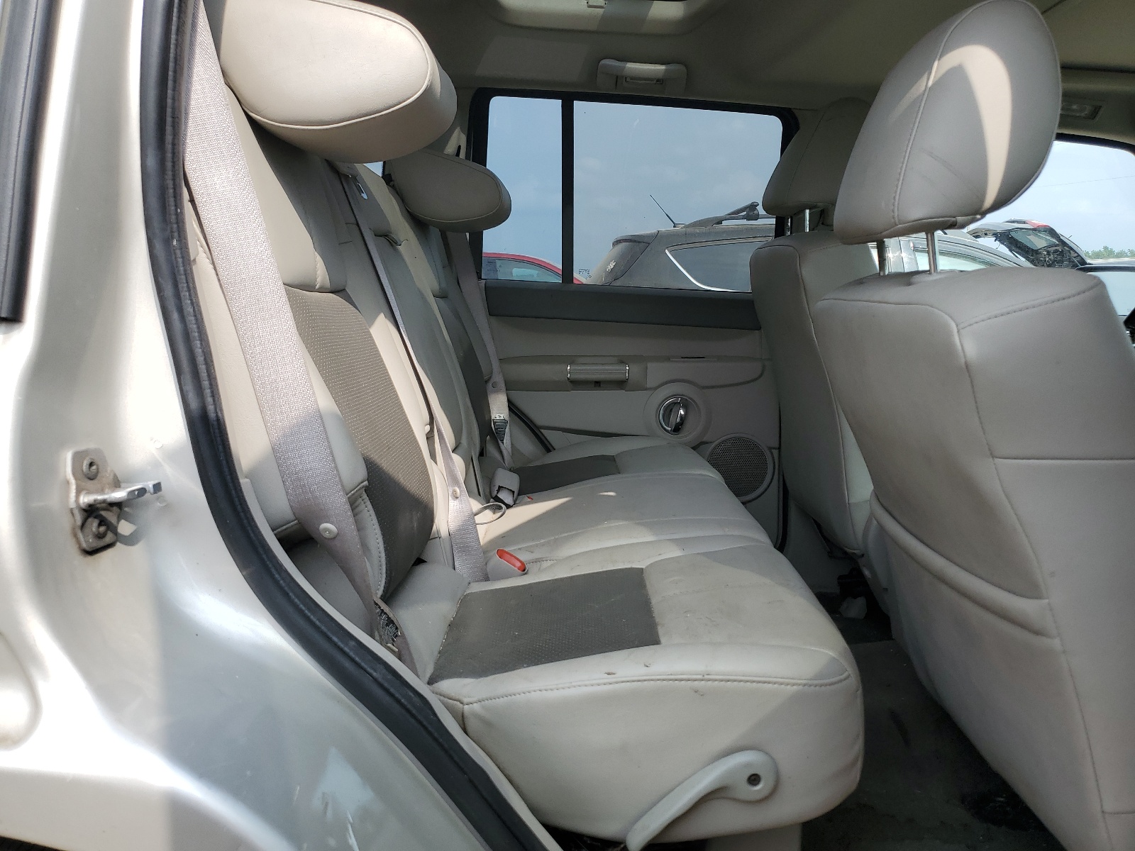 1J8HG58P39C514328 2009 Jeep Commander Limited