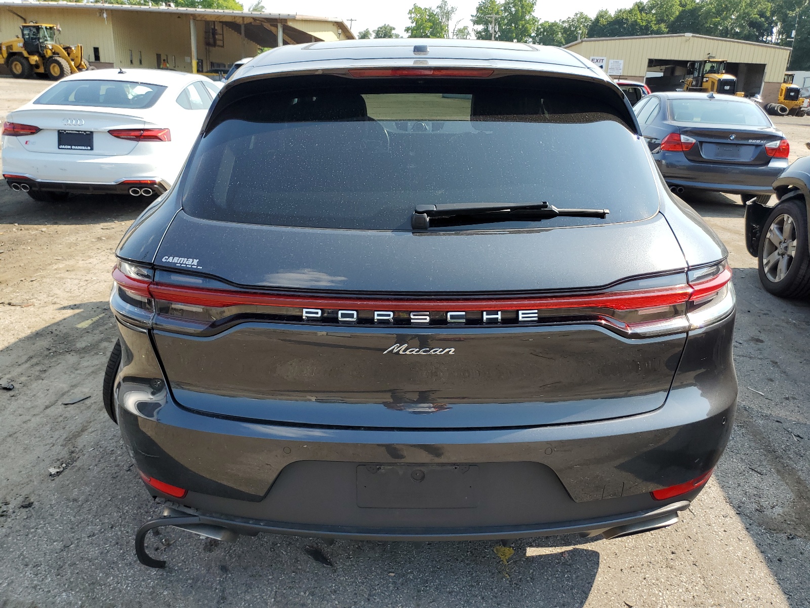 WP1AA2A55KLB04006 2019 Porsche Macan