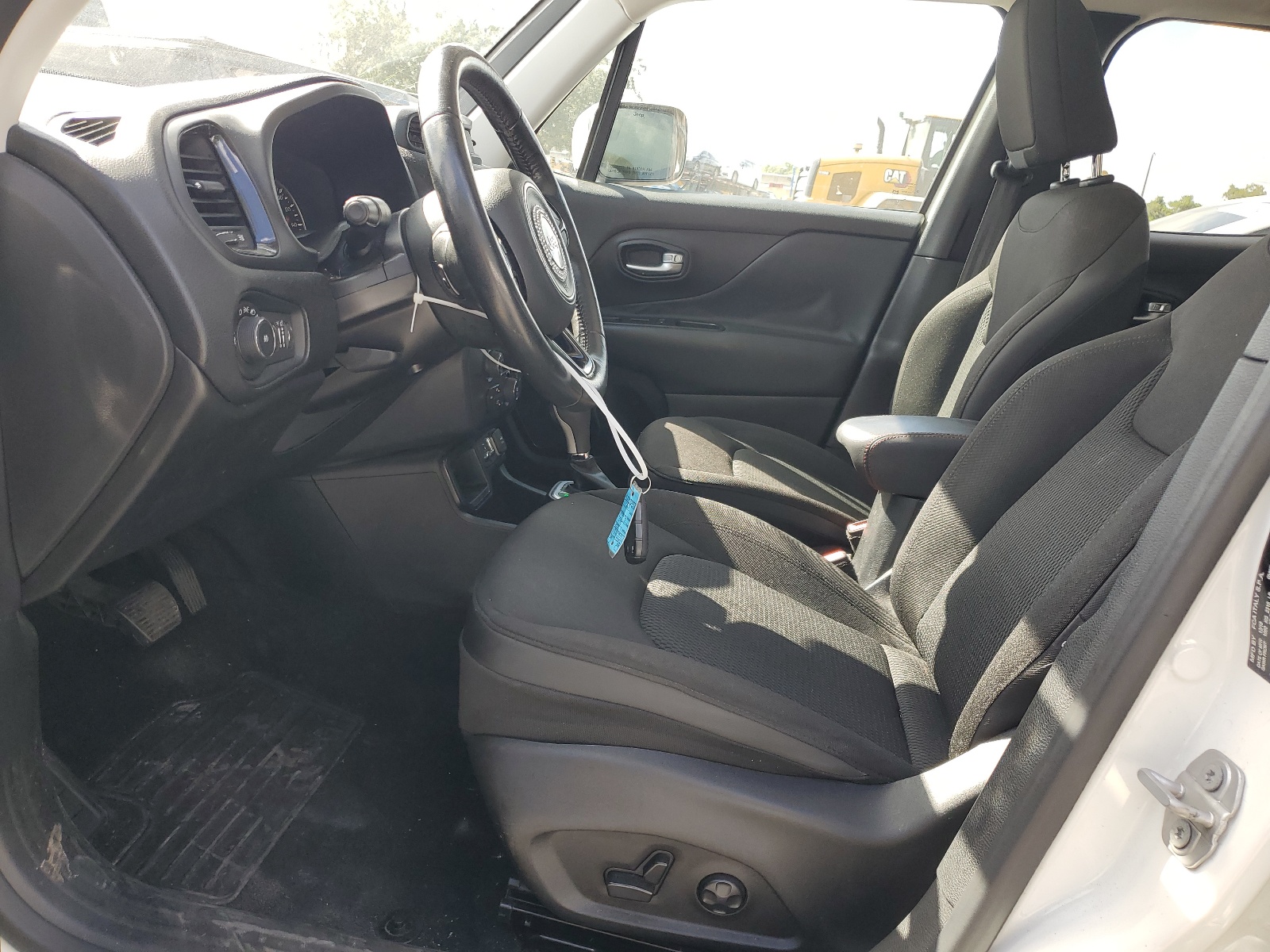 ZACCJABBXJPJ70924 2018 Jeep Renegade Latitude