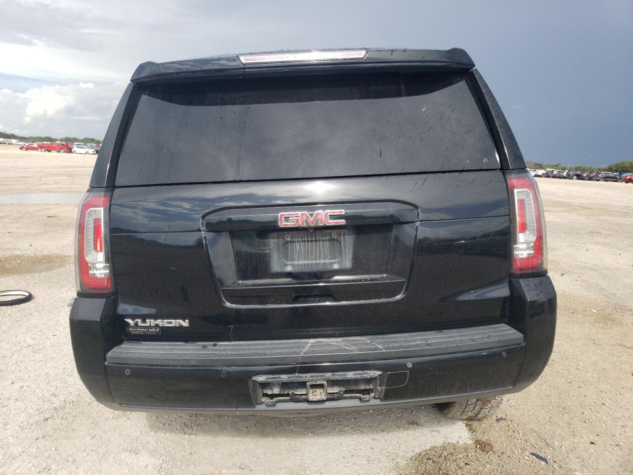 1GKS1BKC6HR175678 2017 GMC Yukon Slt