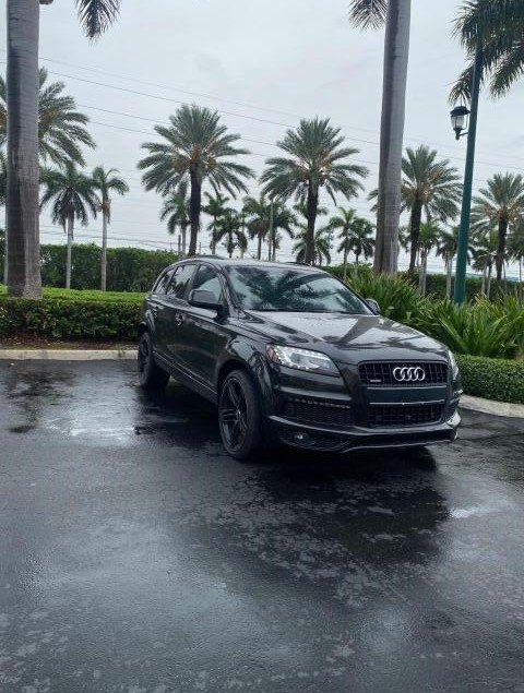 2015 Audi Q7 Prestige vin: WA1DGAFE8FD010843