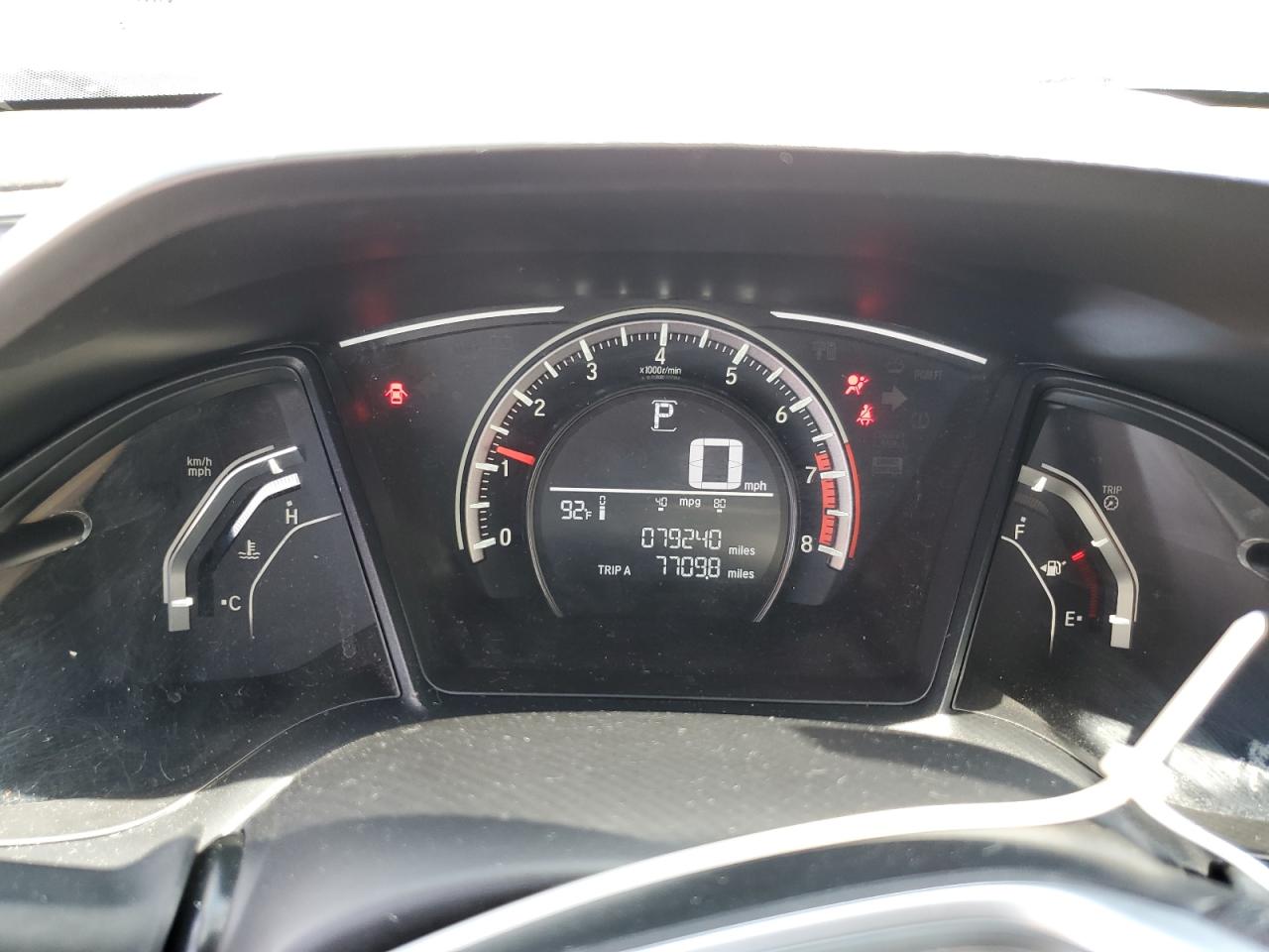 2HGFC2F52JH573884 2018 Honda Civic Lx