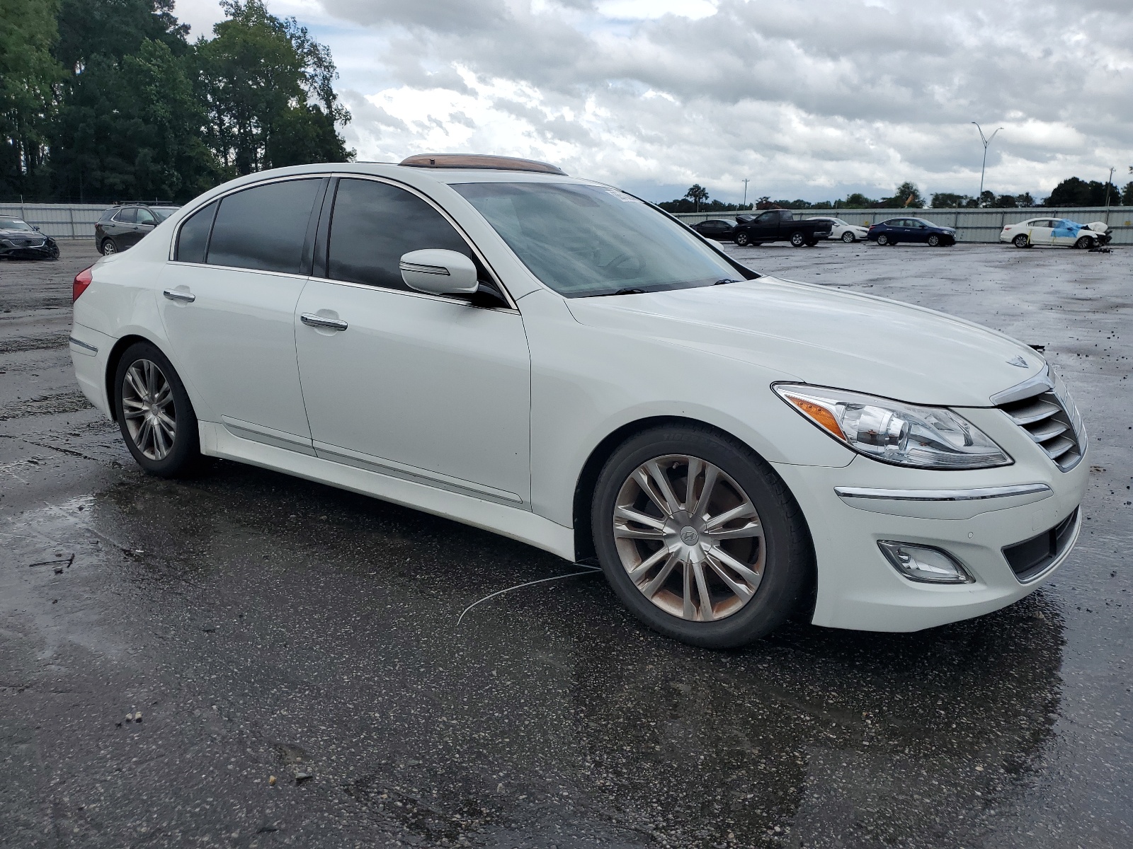 2013 Hyundai Genesis 3.8L vin: KMHGC4DD7DU221194