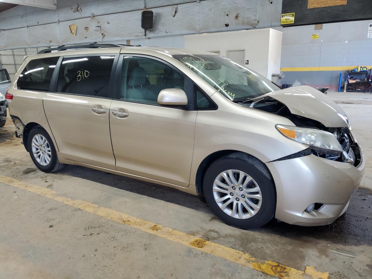 2011 Toyota Sienna Xle VIN: 5TDYK3DC2BS054855 Lot: 69181904