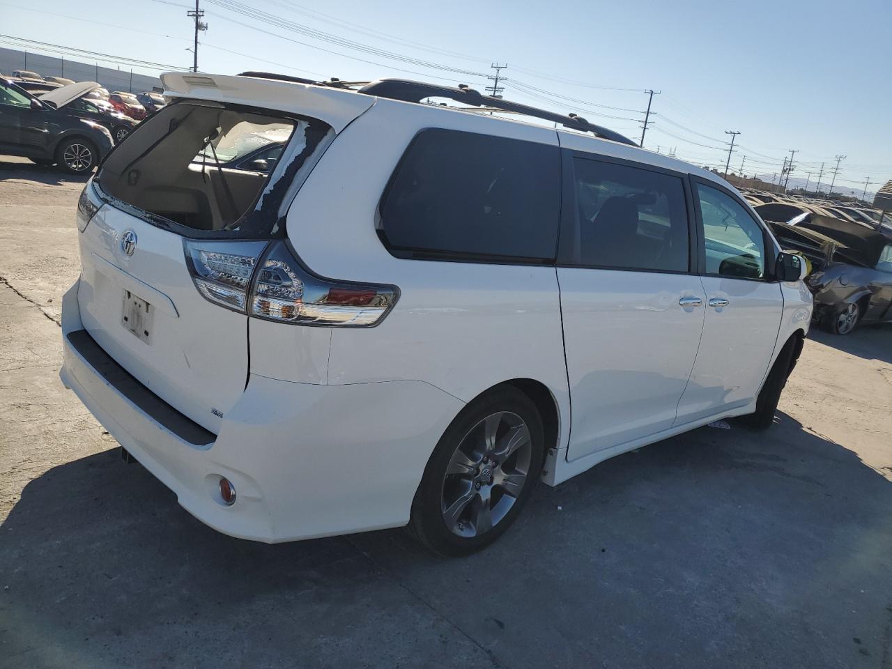 5TDXK3DC6FS664677 2015 Toyota Sienna Sport