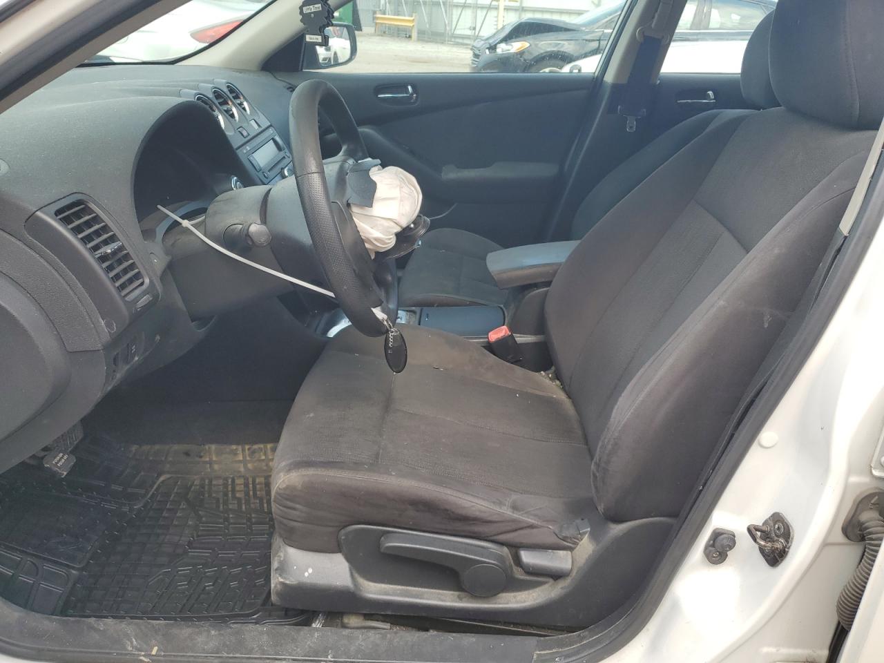 2010 Nissan Altima - Image 7