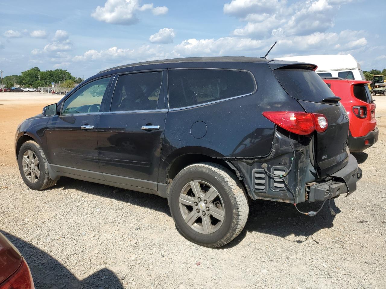 2010 Chevrolet Traverse - Image 2