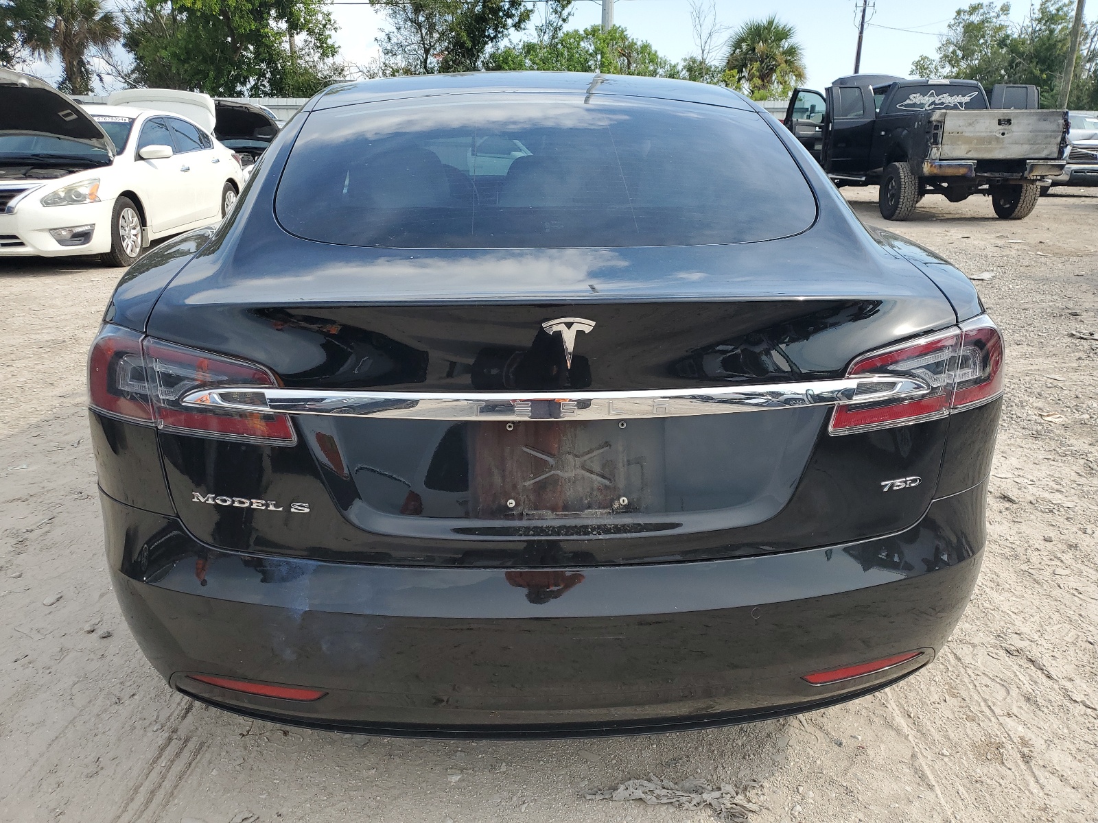 5YJSA1E27JF256919 2018 Tesla Model S