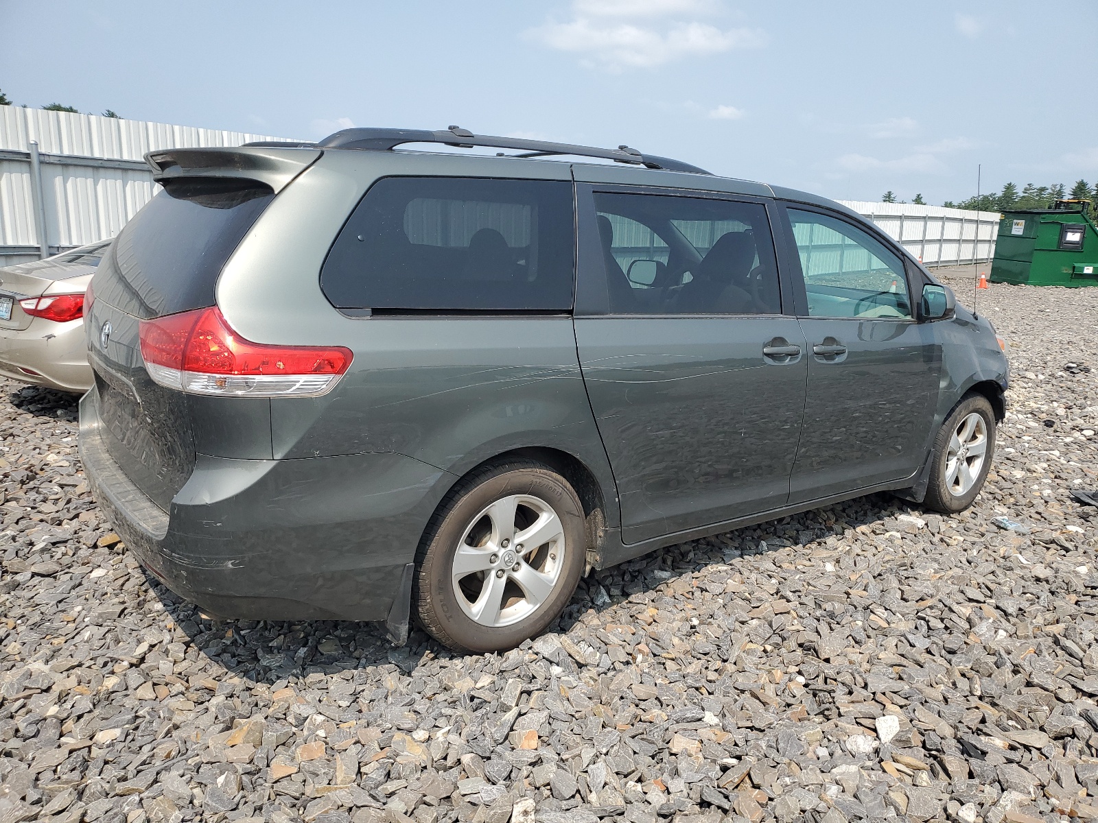 2013 Toyota Sienna Le vin: 5TDKK3DC7DS360104