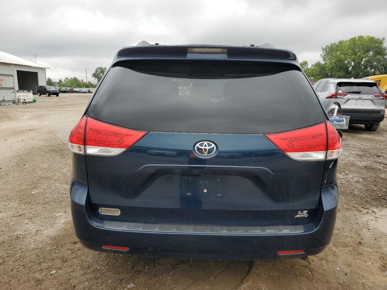 5TDJK3DC7CS033079 2012 Toyota Sienna Le