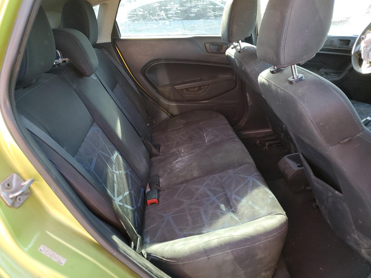 2012 Ford Fiesta - Image 10
