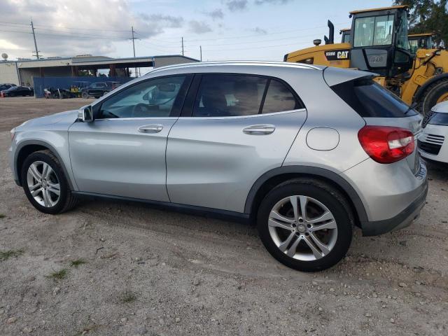 Паркетники MERCEDES-BENZ GLA-CLASS 2015 Сріблястий