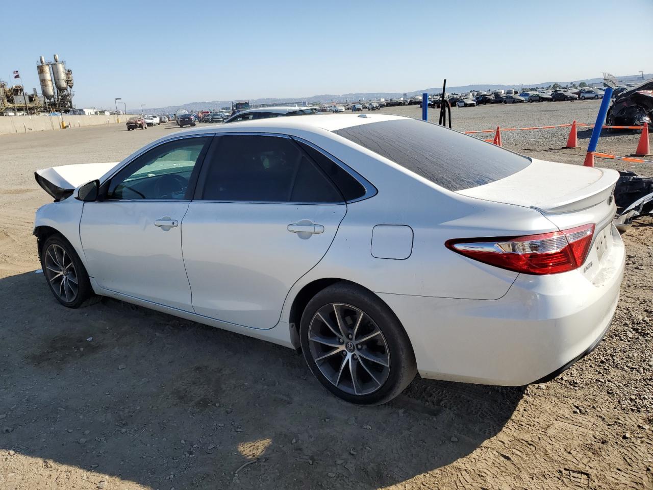 4T1BF1FKXHU303390 2017 TOYOTA CAMRY - Image 2