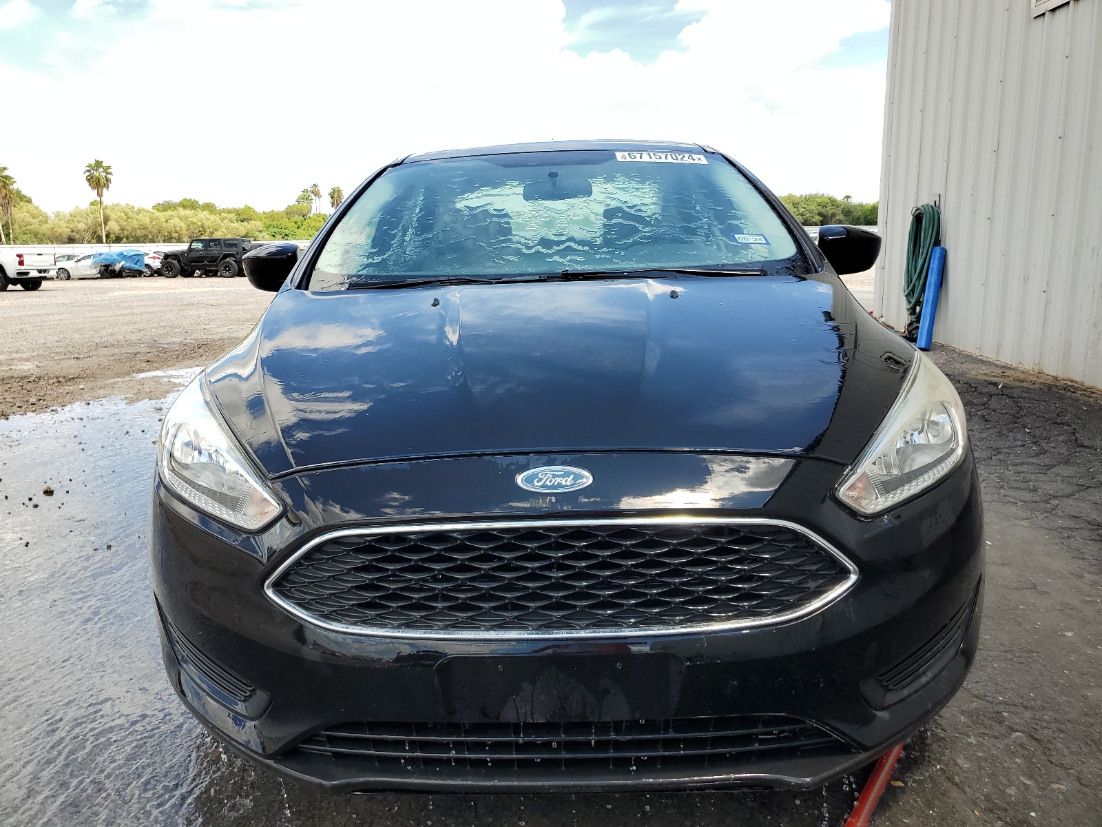 2018 Ford Focus Se vin: 1FADP3FE2JL219985