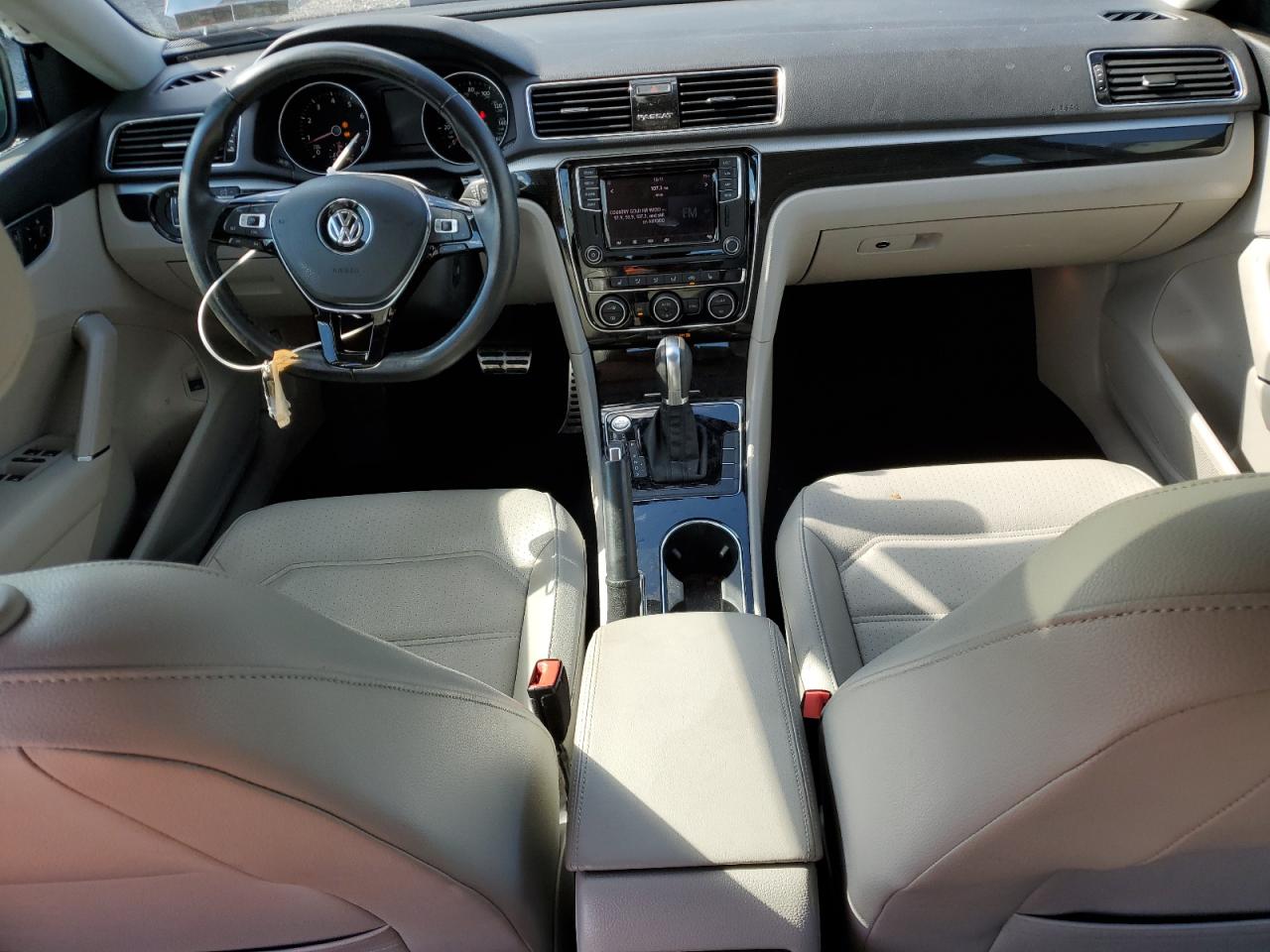 2019 Volkswagen Passat Se R-Line VIN: 1VWMA7A33KC002890 Lot: 68276474