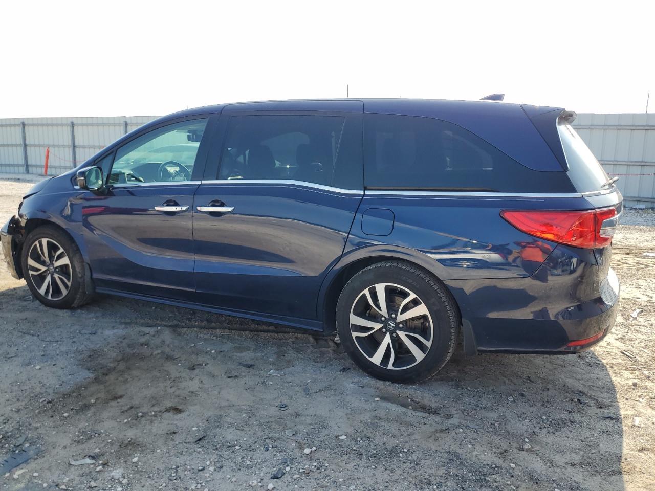 2019 Honda Odyssey - Image 2