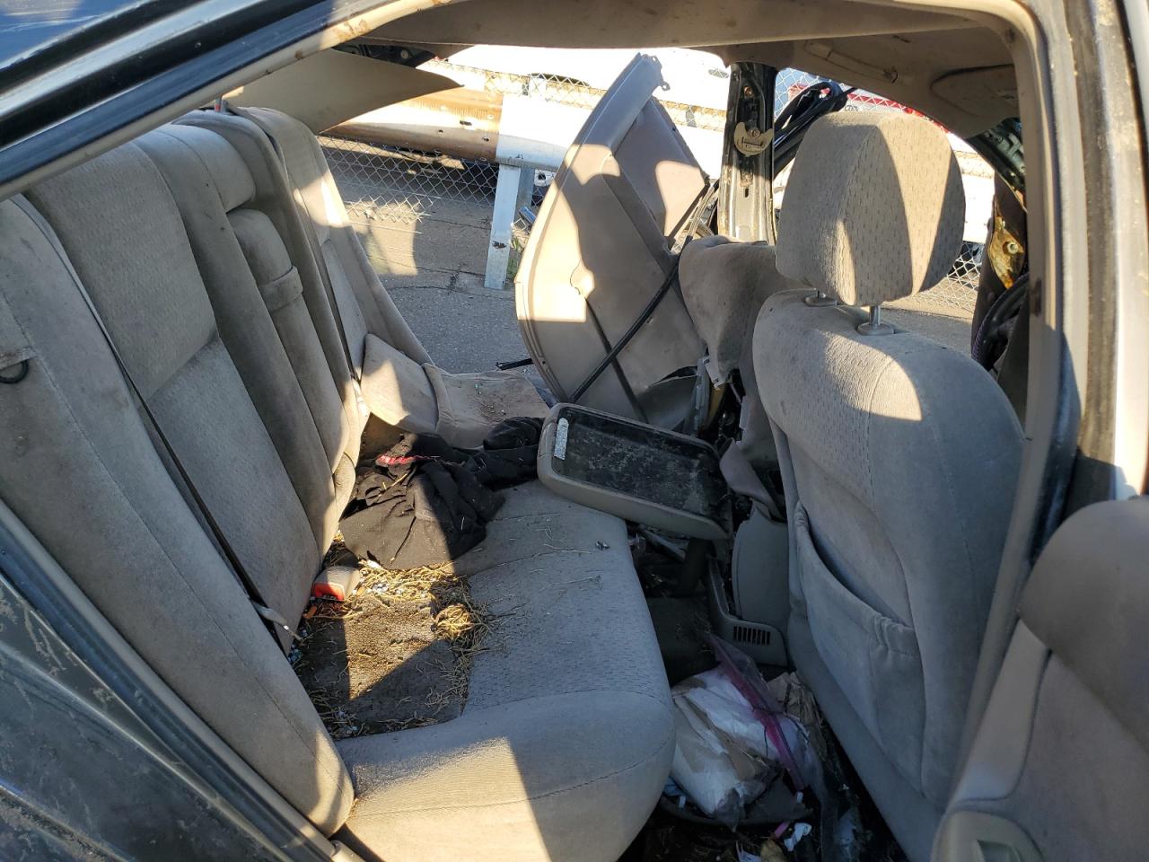 2004 Toyota Camry Le VIN: 4T1BF32K74U589906 Lot: 66029444