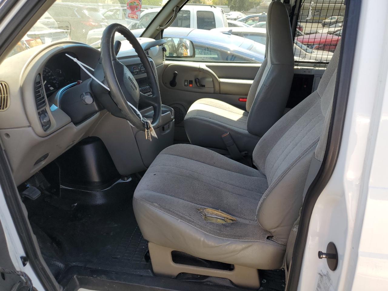 2000 GMC Safari Xt VIN: 1GTDL19W2YB523770 Lot: 66784604