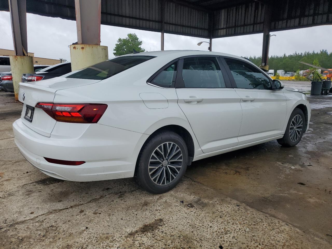 2019 Volkswagen Jetta - Image 3