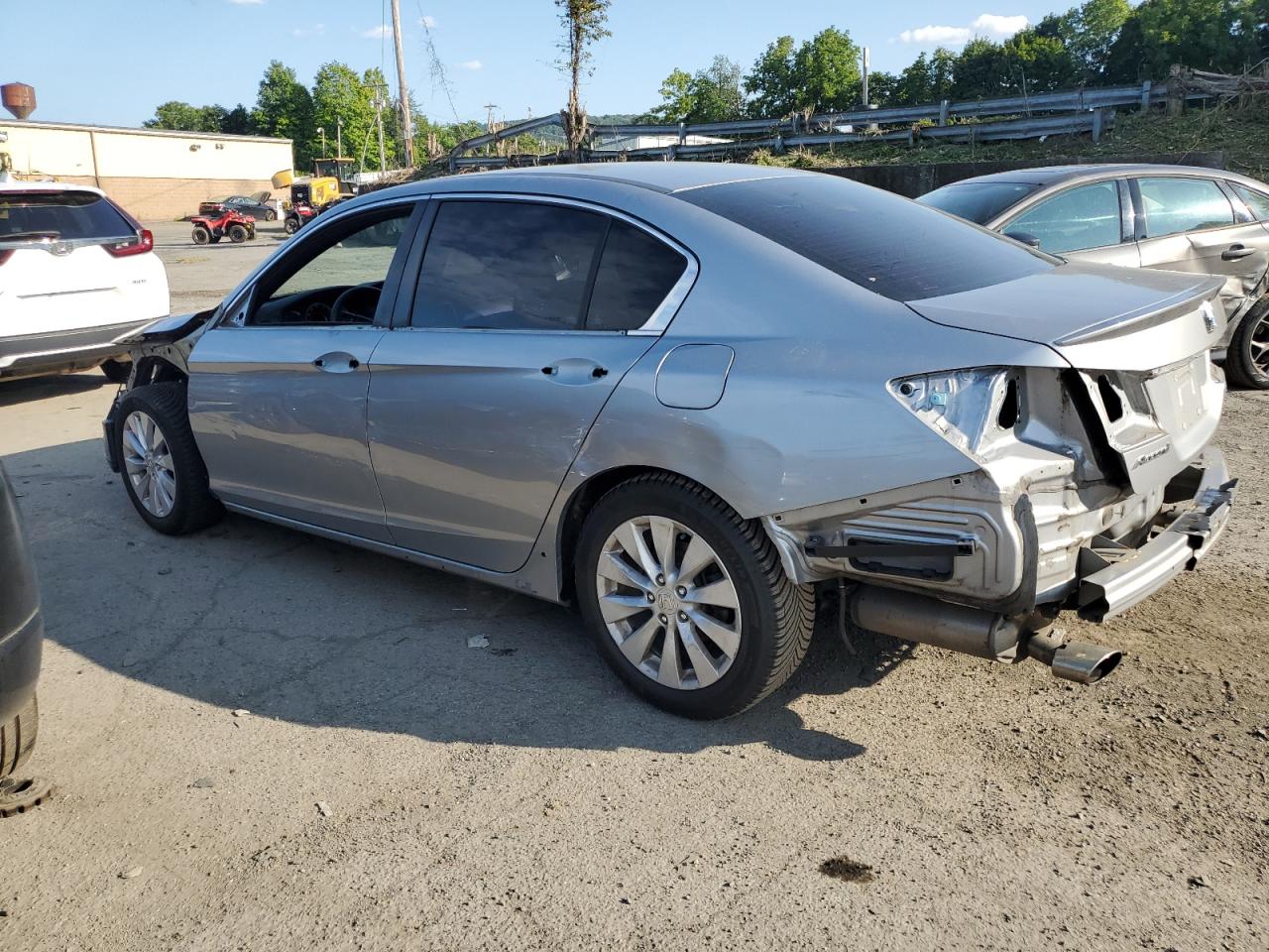 1HGCR2F57HA306220 2017 HONDA ACCORD - Image 2