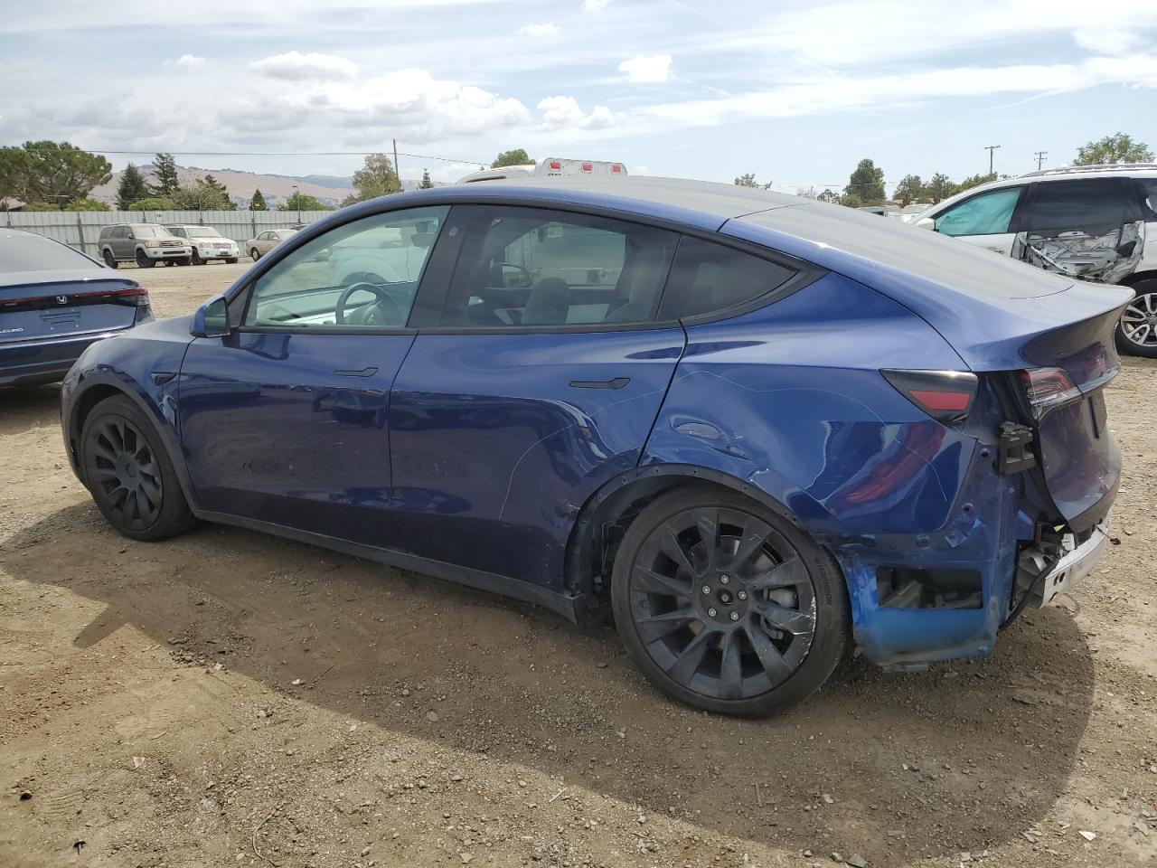 5YJYGAEE7MF205265 2021 TESLA MODEL Y - Image 2