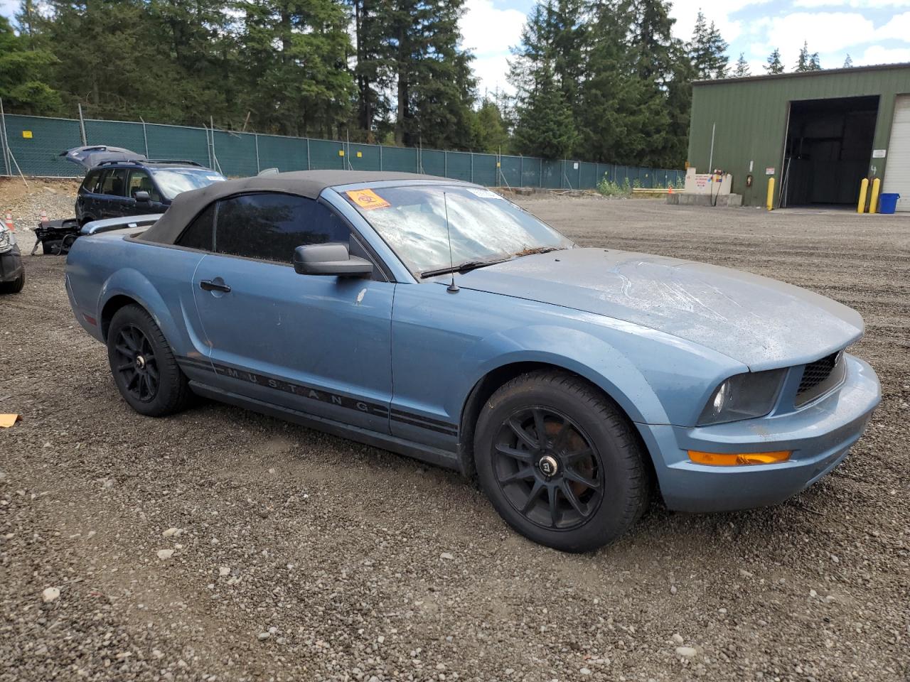 1ZVFT84N255252801 2005 Ford Mustang