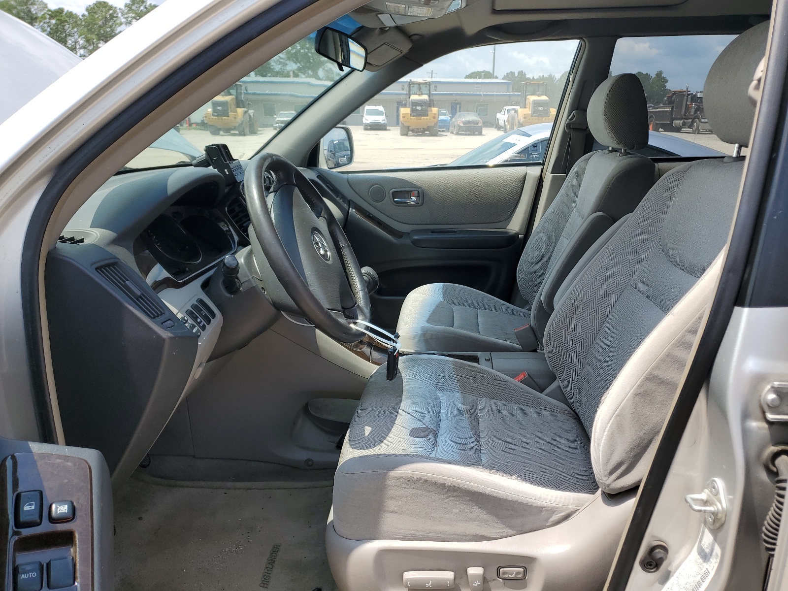 JTEGF21AX20067929 2002 Toyota Highlander Limited