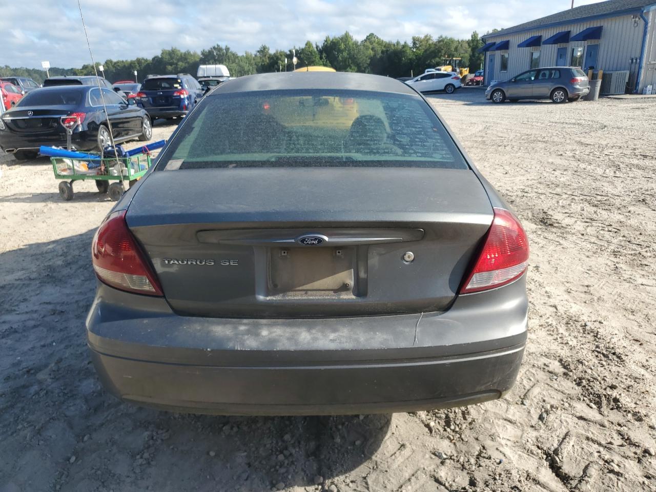 2004 Ford Taurus Se VIN: 1FAFP53U34A202290 Lot: 68516154