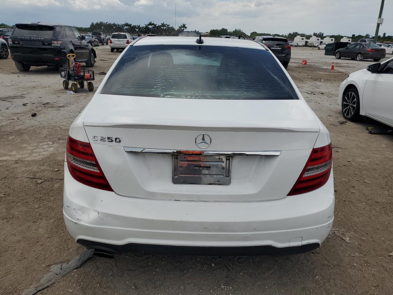 2013 Mercedes-Benz C 250 VIN: WDDGF4HB7DA854385 Lot: 67841944