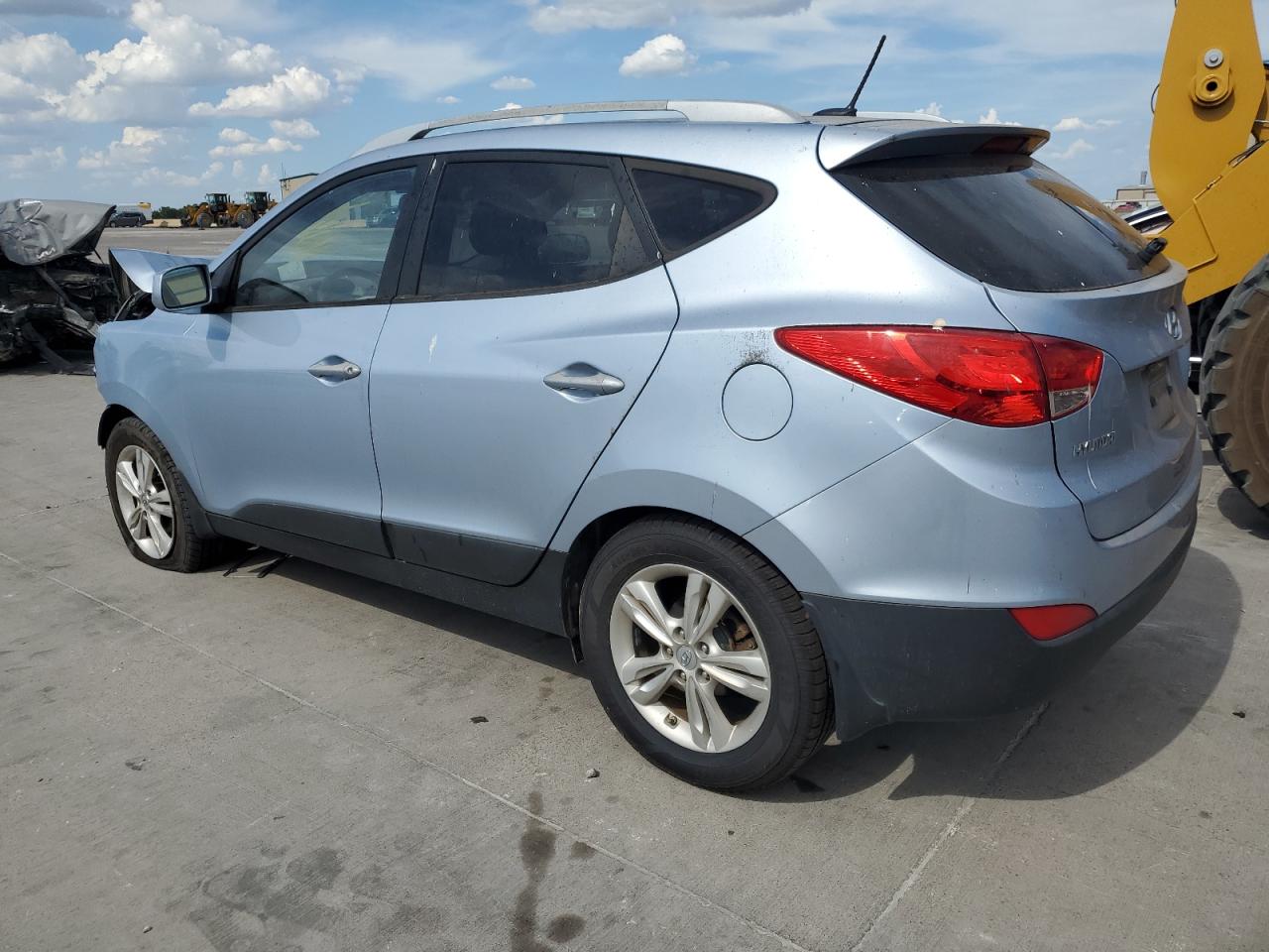 2011 Hyundai Tucson - Image 2