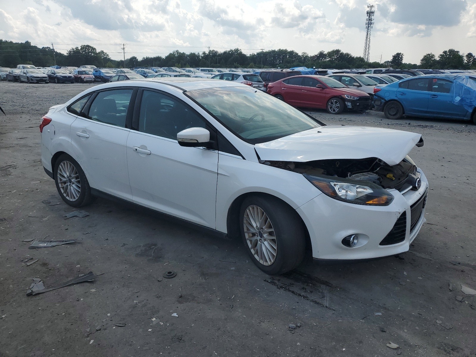 2014 Ford Focus Titanium vin: 1FADP3J20EL458339