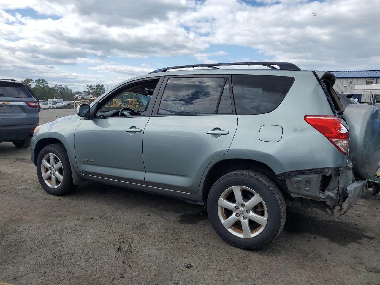 2007 Toyota RAV 4 - Image 2