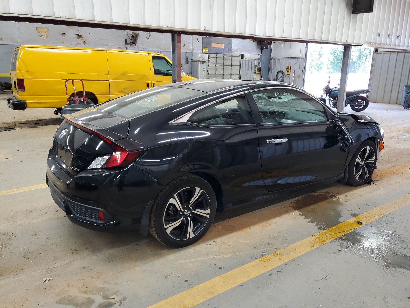 2018 Honda Civic Touring vin: 2HGFC3B97JH356684